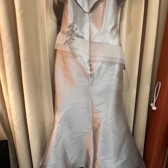 Terani Couture Strapless Silver Gown NWT Size 16 - Picture 4 of 4